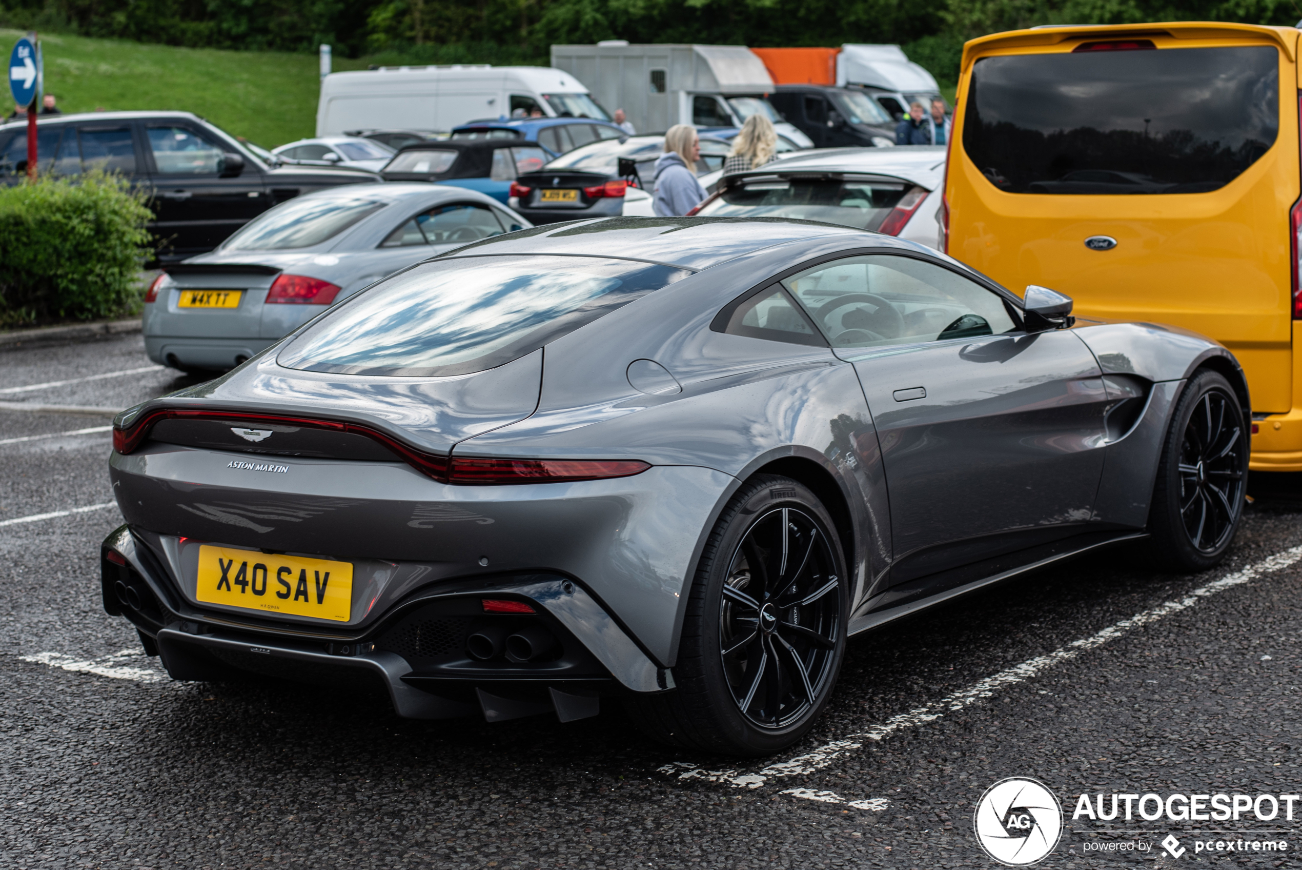 Aston Martin V8 Vantage 2018