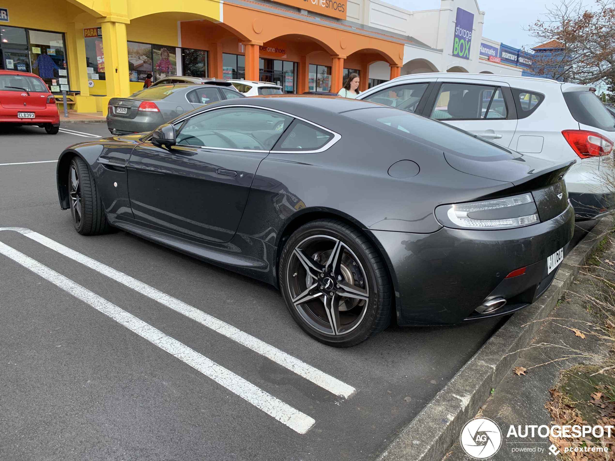 Aston Martin V8 Vantage 2012