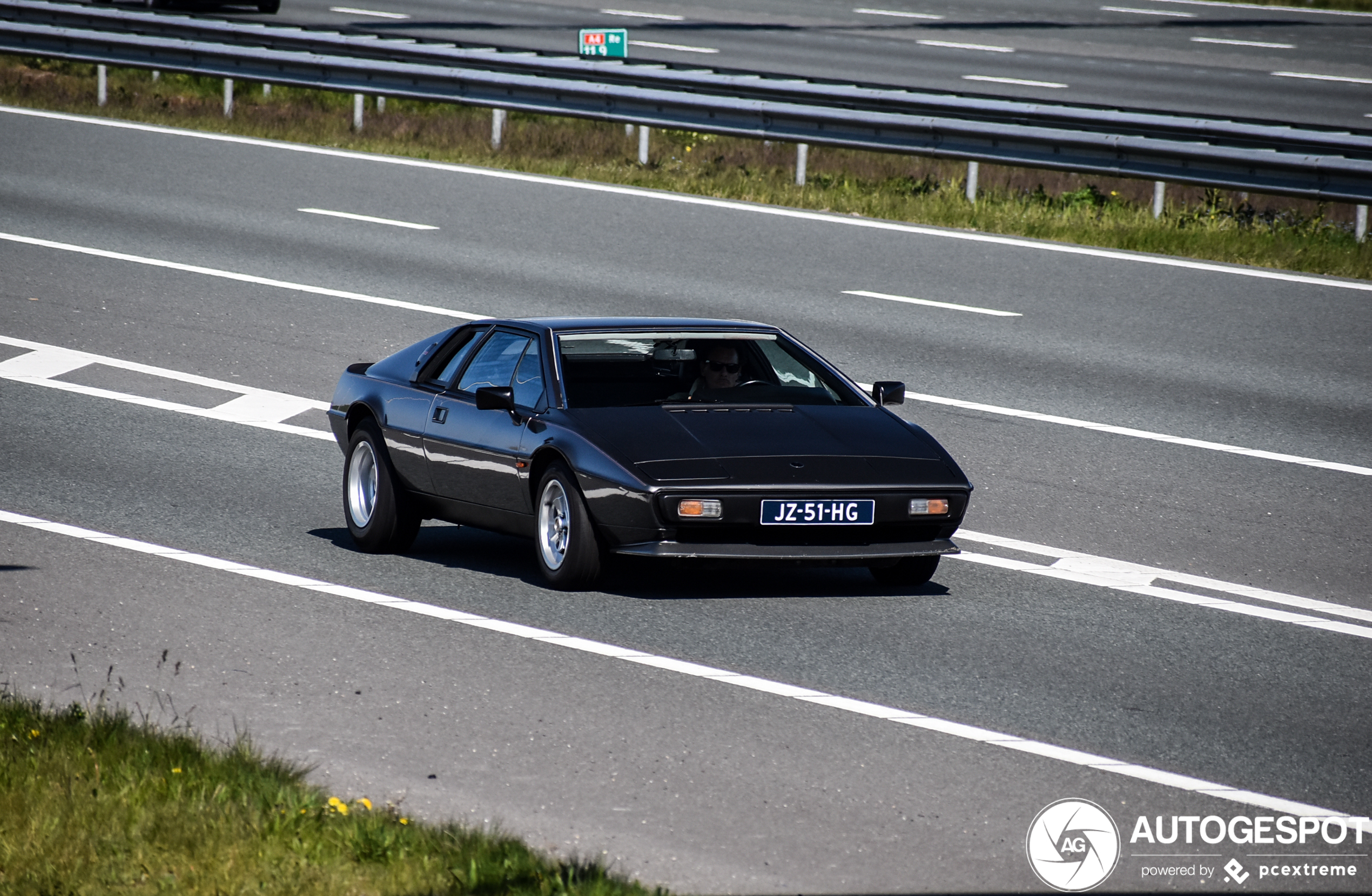 Lotus Esprit S2