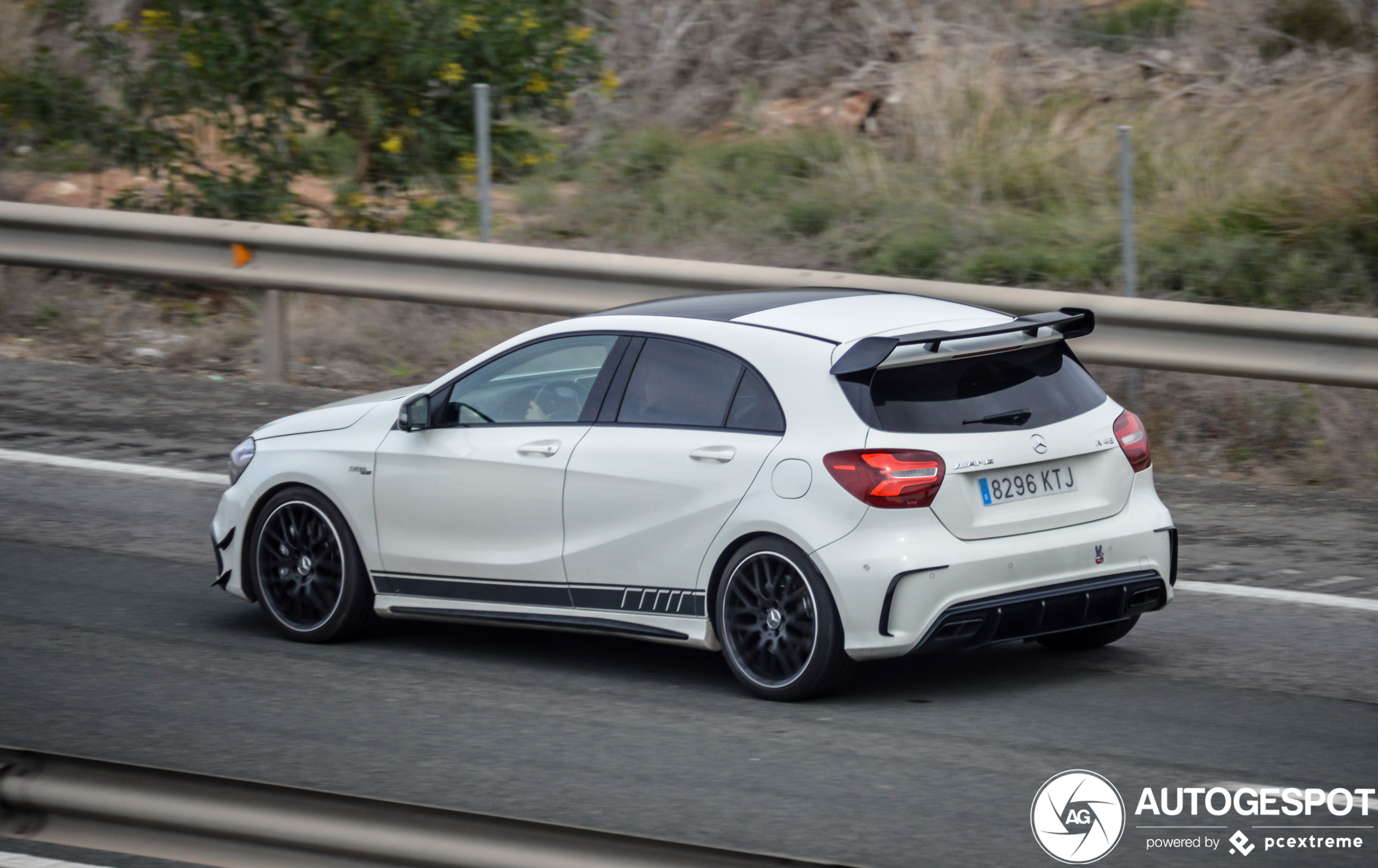 Mercedes-AMG A 45 W176 2015