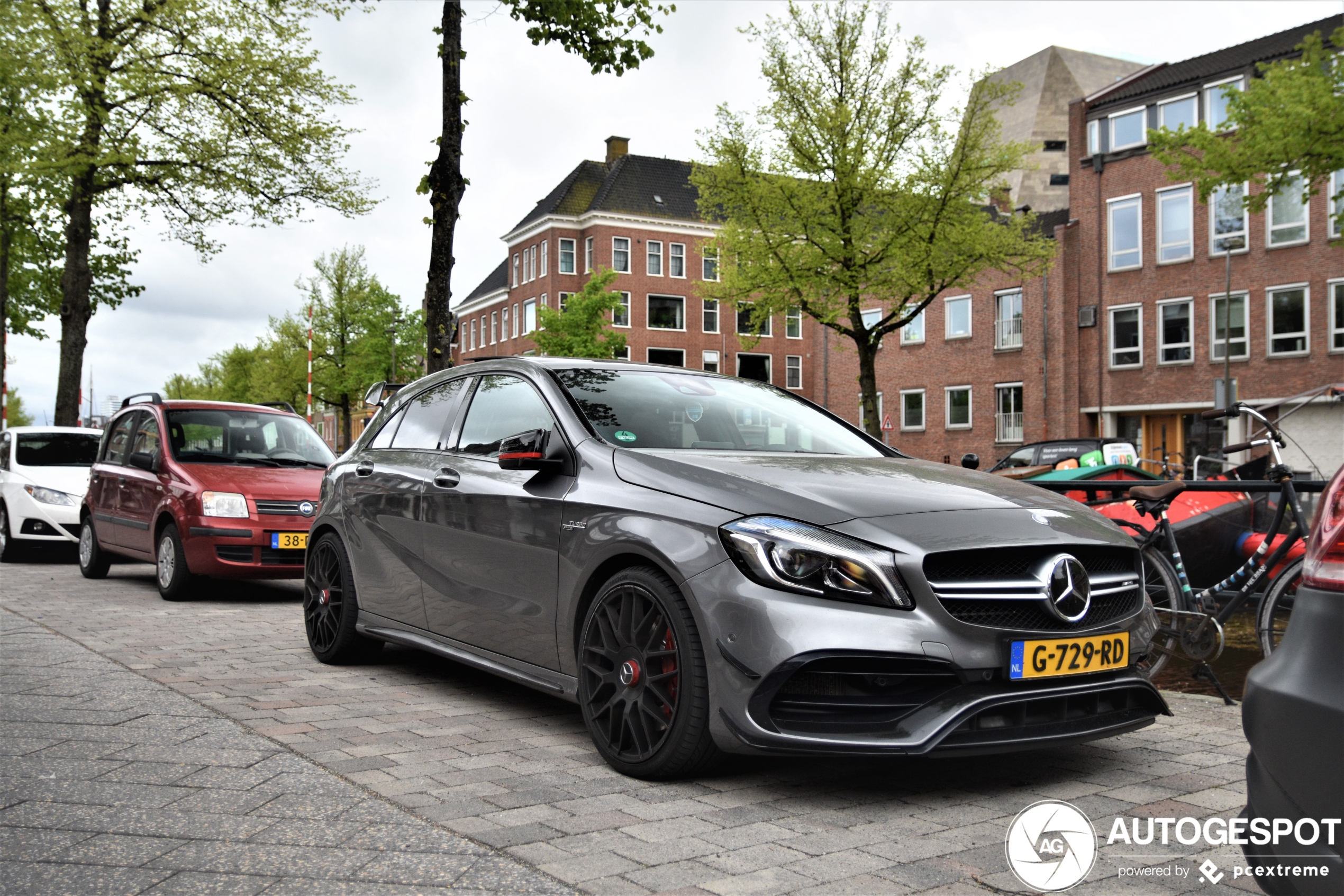 Mercedes-AMG A 45 W176 2015