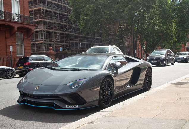 Lamborghini Aventador S LP740-4 Roadster