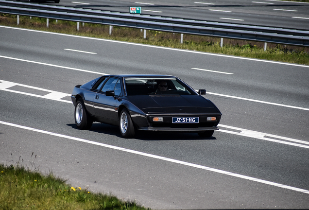 Lotus Esprit S2