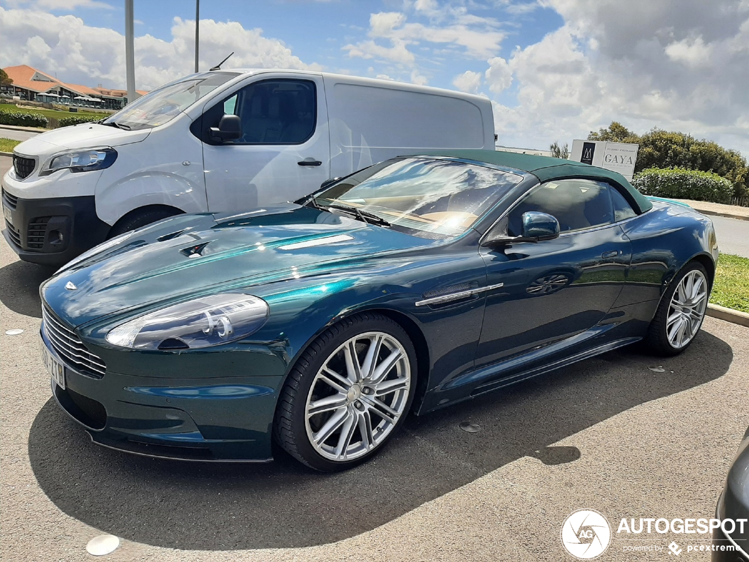 Aston Martin DBS Volante