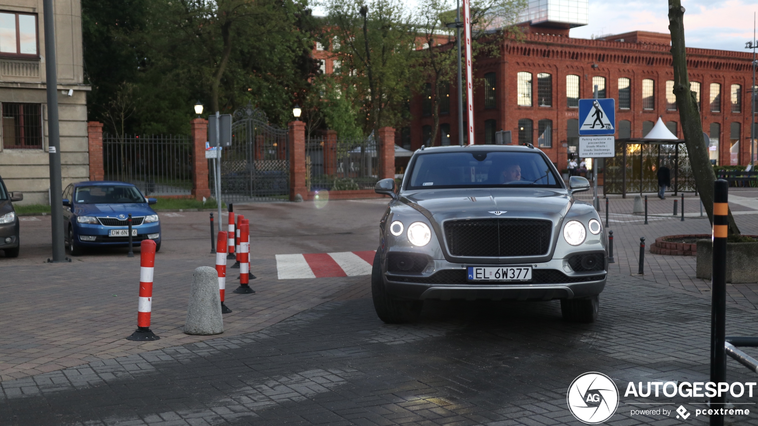 Bentley Bentayga V8