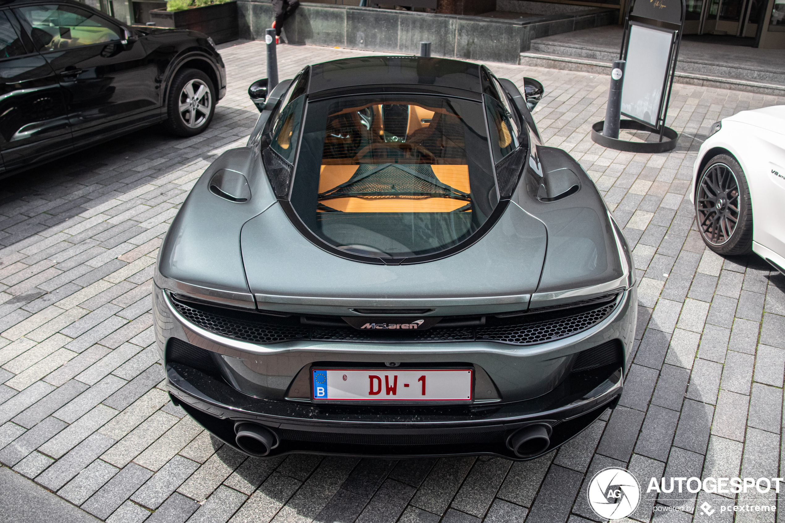 McLaren GT