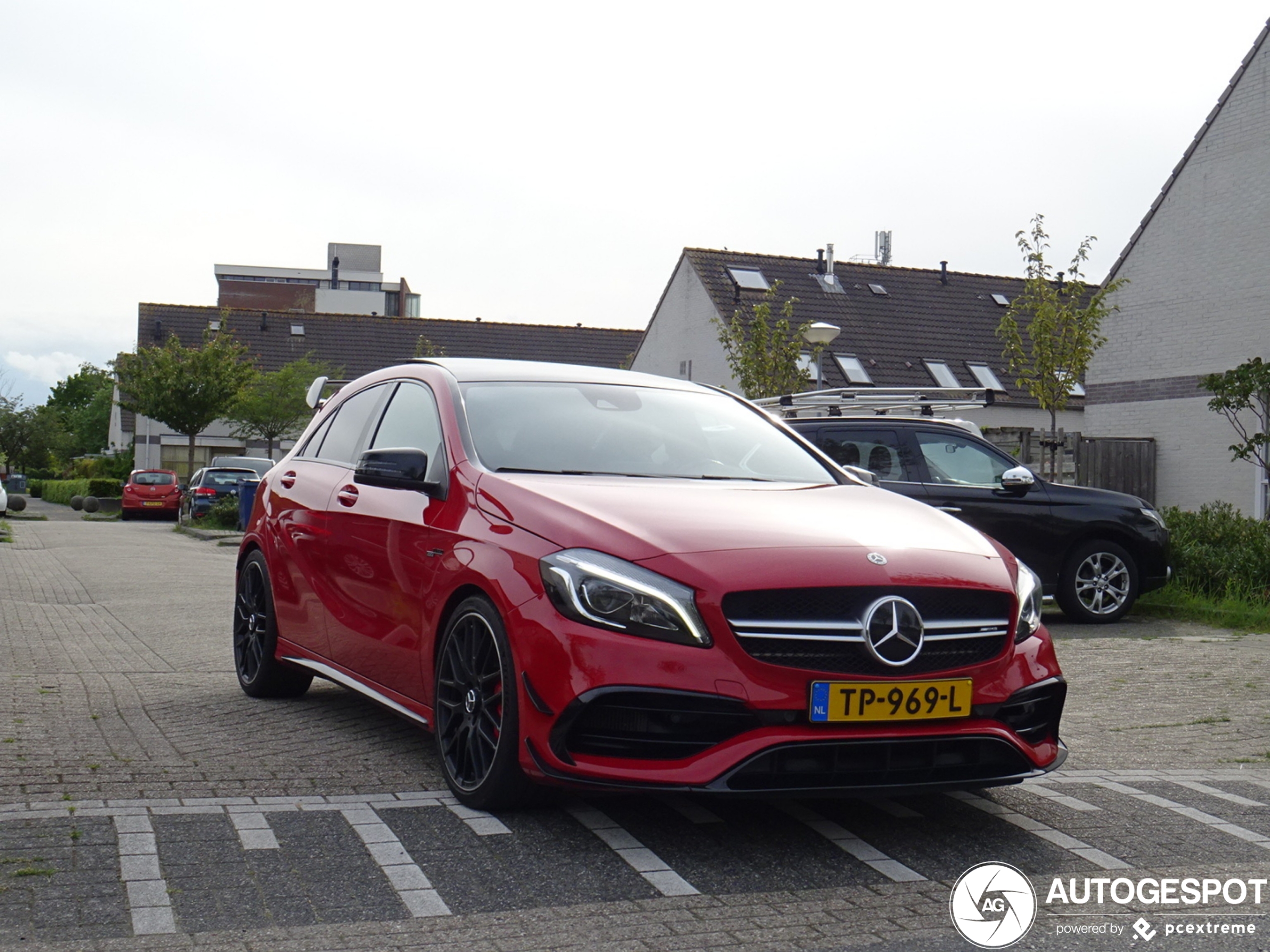 Mercedes-AMG A 45 W176 2015