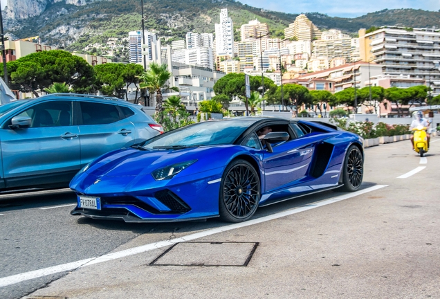 Lamborghini Aventador S LP740-4 Roadster