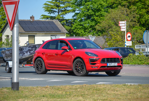 Porsche 95B Macan GTS