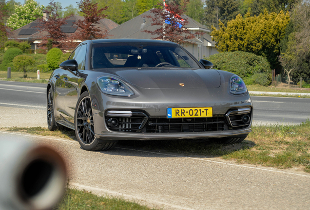 Porsche 971 Panamera Turbo S E-Hybrid