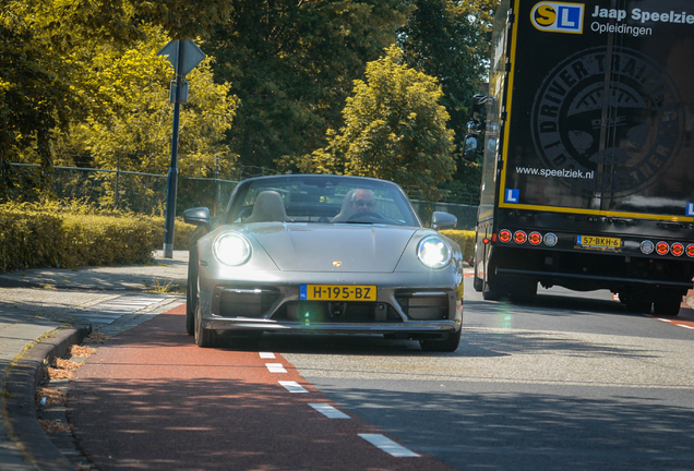 Porsche 992 Carrera 4S Cabriolet