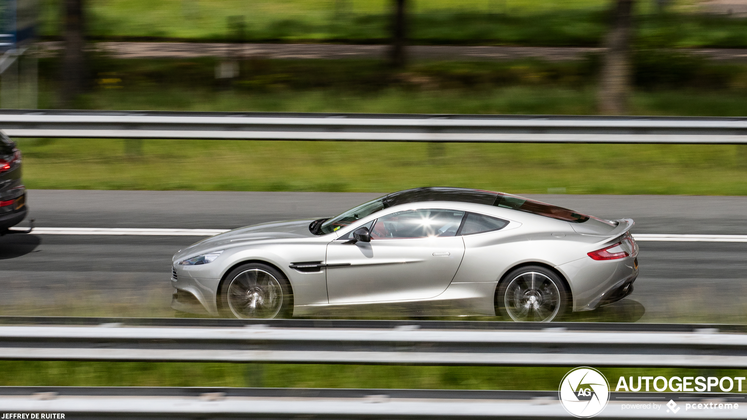 Aston Martin Vanquish 2013