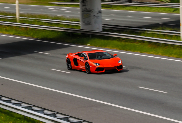 Lamborghini Aventador LP700-4