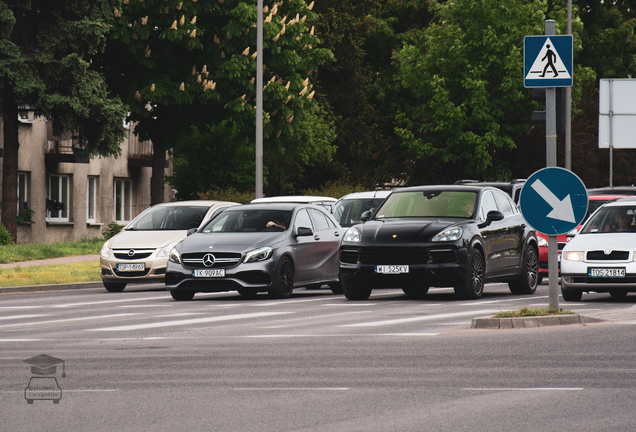 Mercedes-AMG A 45 W176 2015