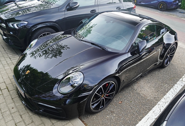 Porsche 992 Carrera 4S