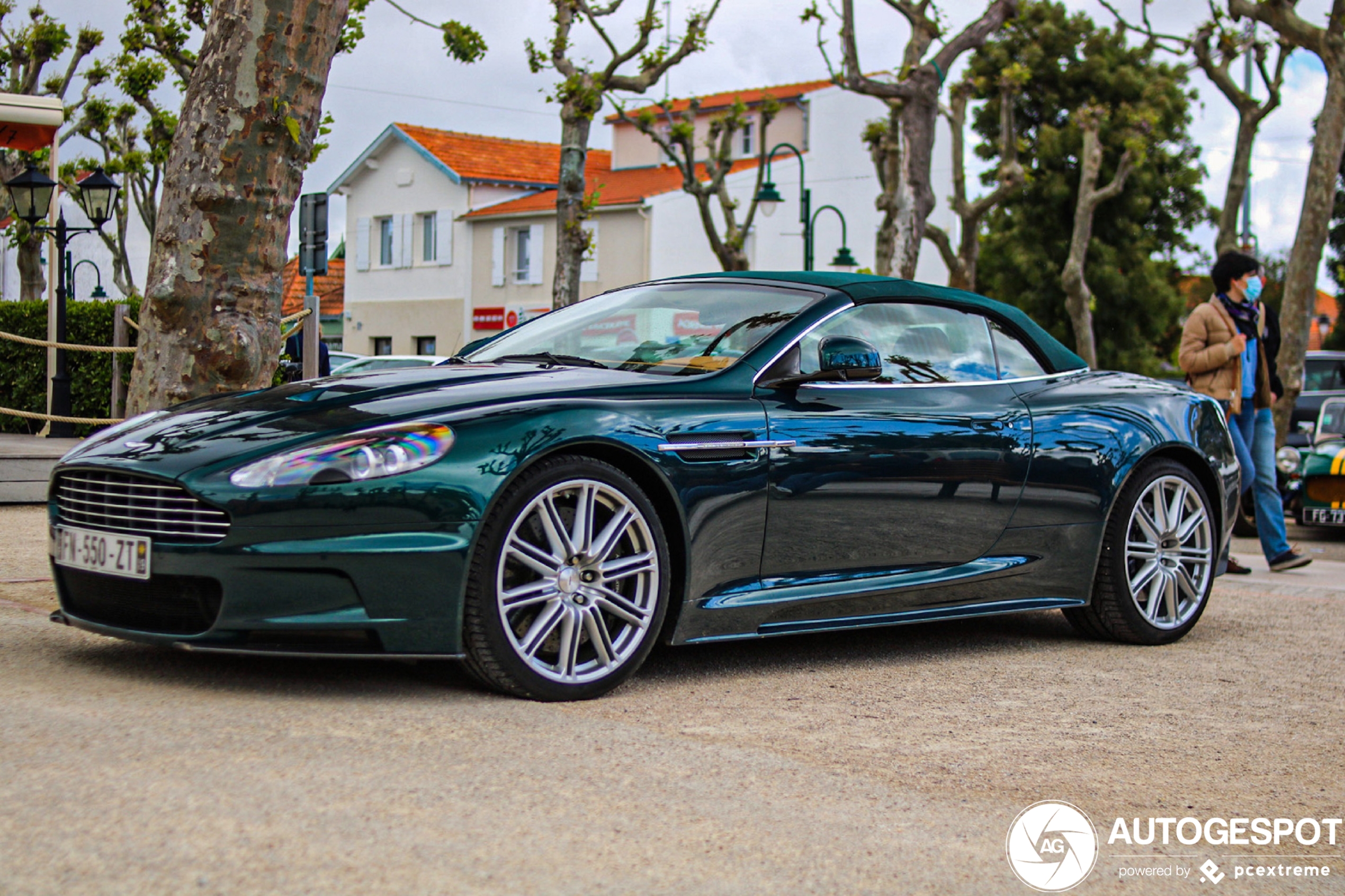 Aston Martin DBS Volante