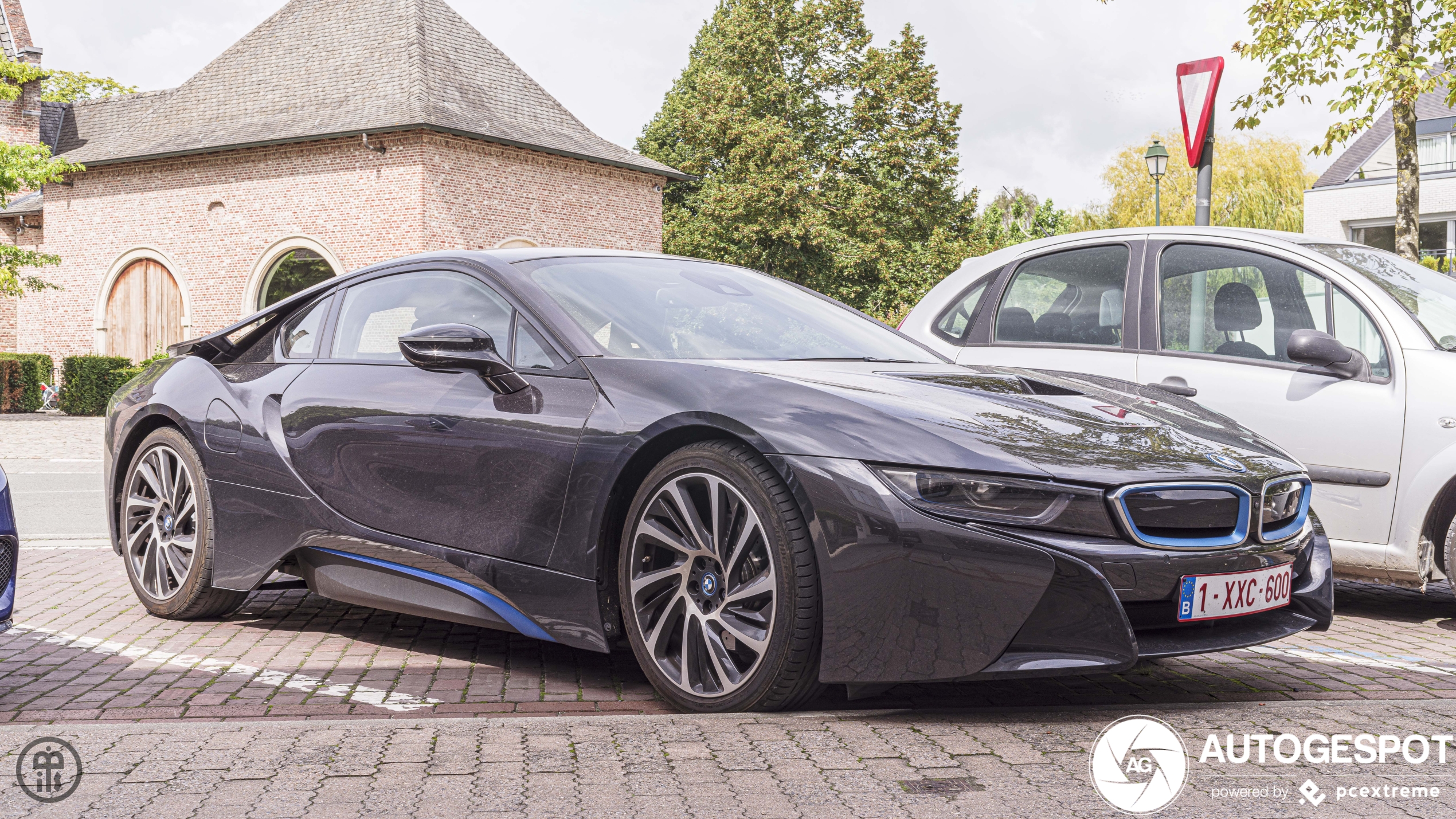 BMW i8