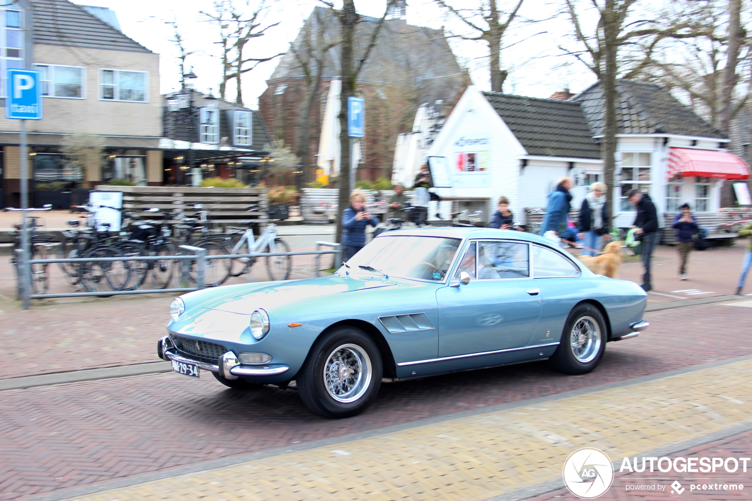 Ferrari 330 GT 2+2 Series II