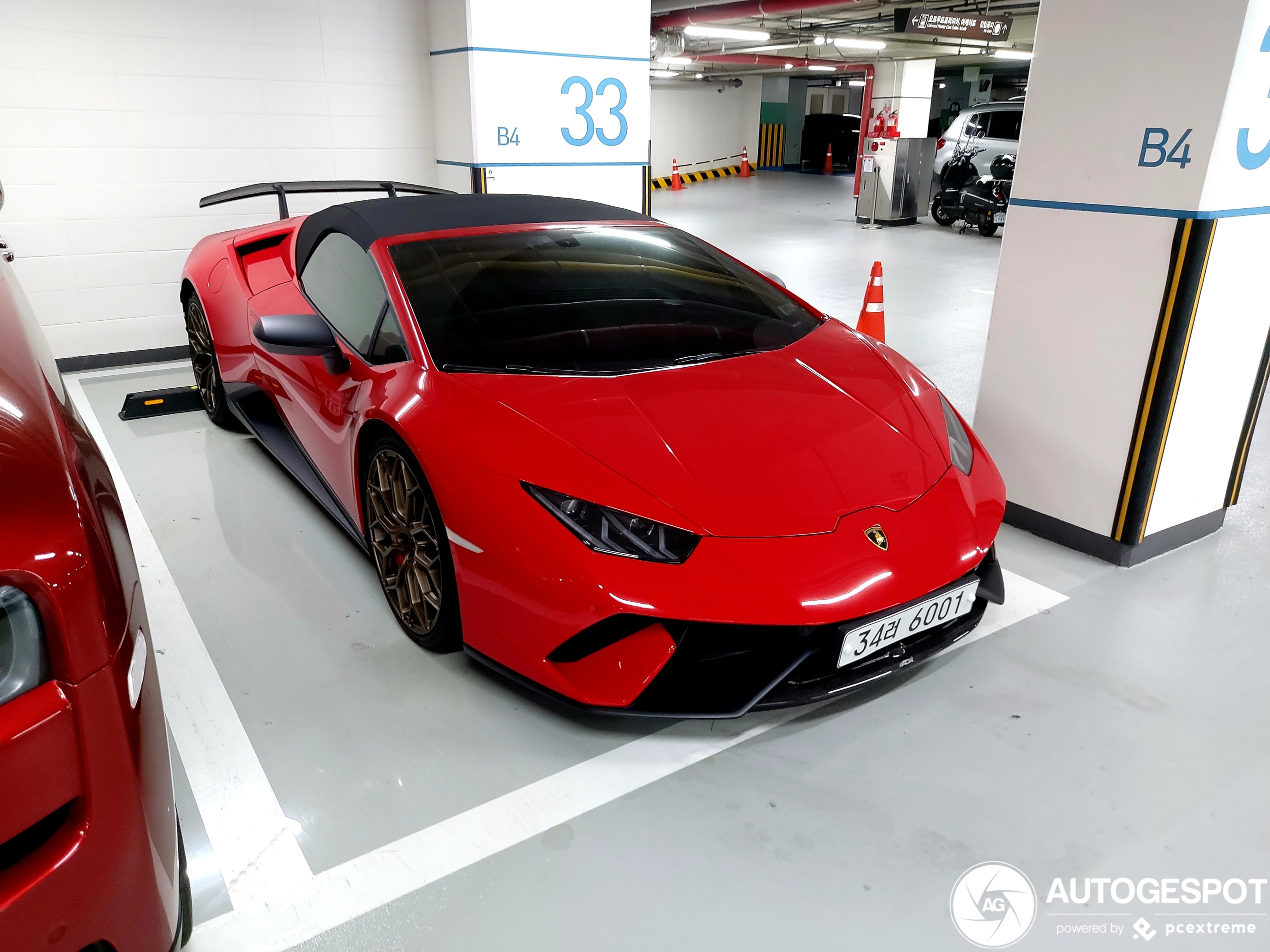 Lamborghini Huracán LP640-4 Performante Spyder