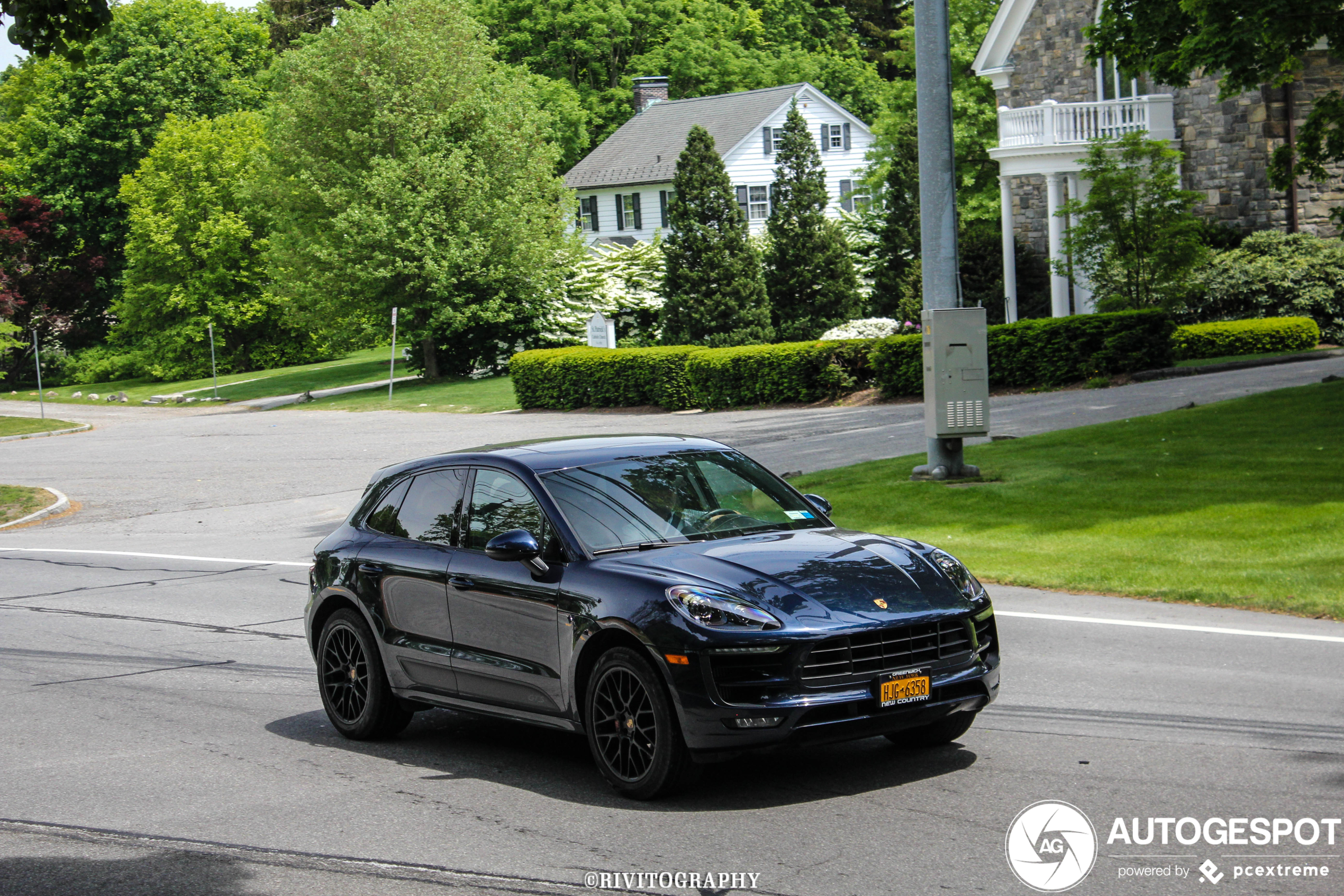 Porsche 95B Macan GTS