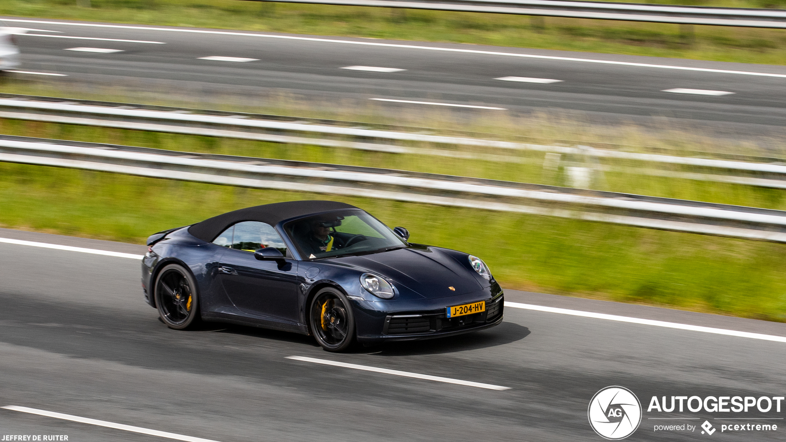 Porsche 992 Carrera 4S Cabriolet