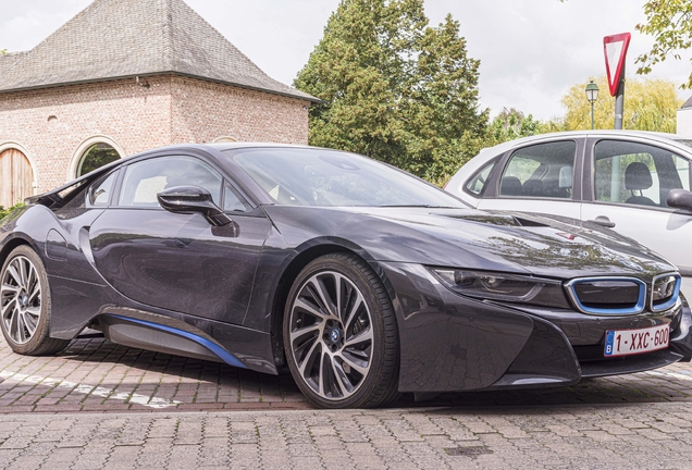 BMW i8