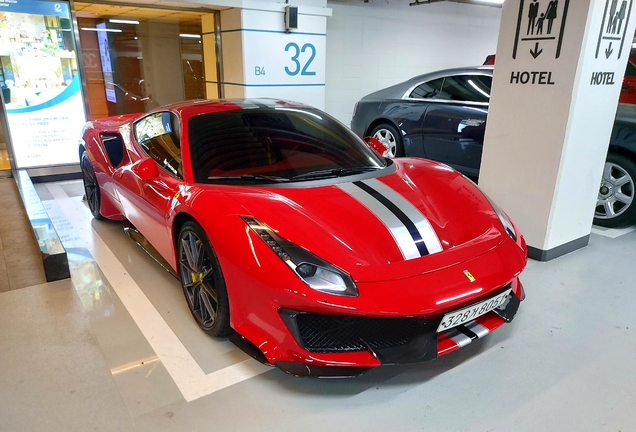 Ferrari 488 Pista