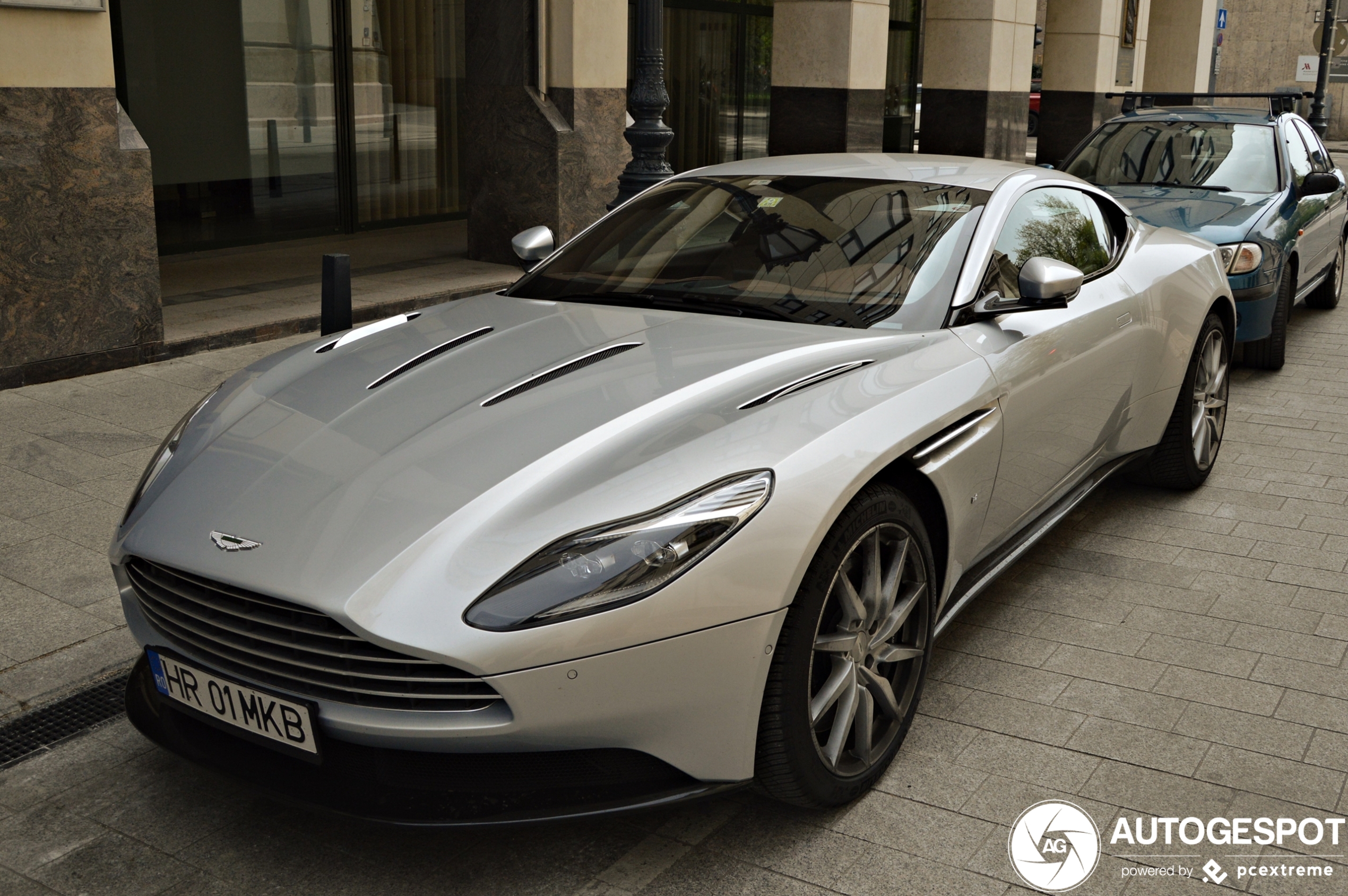 Aston Martin DB11