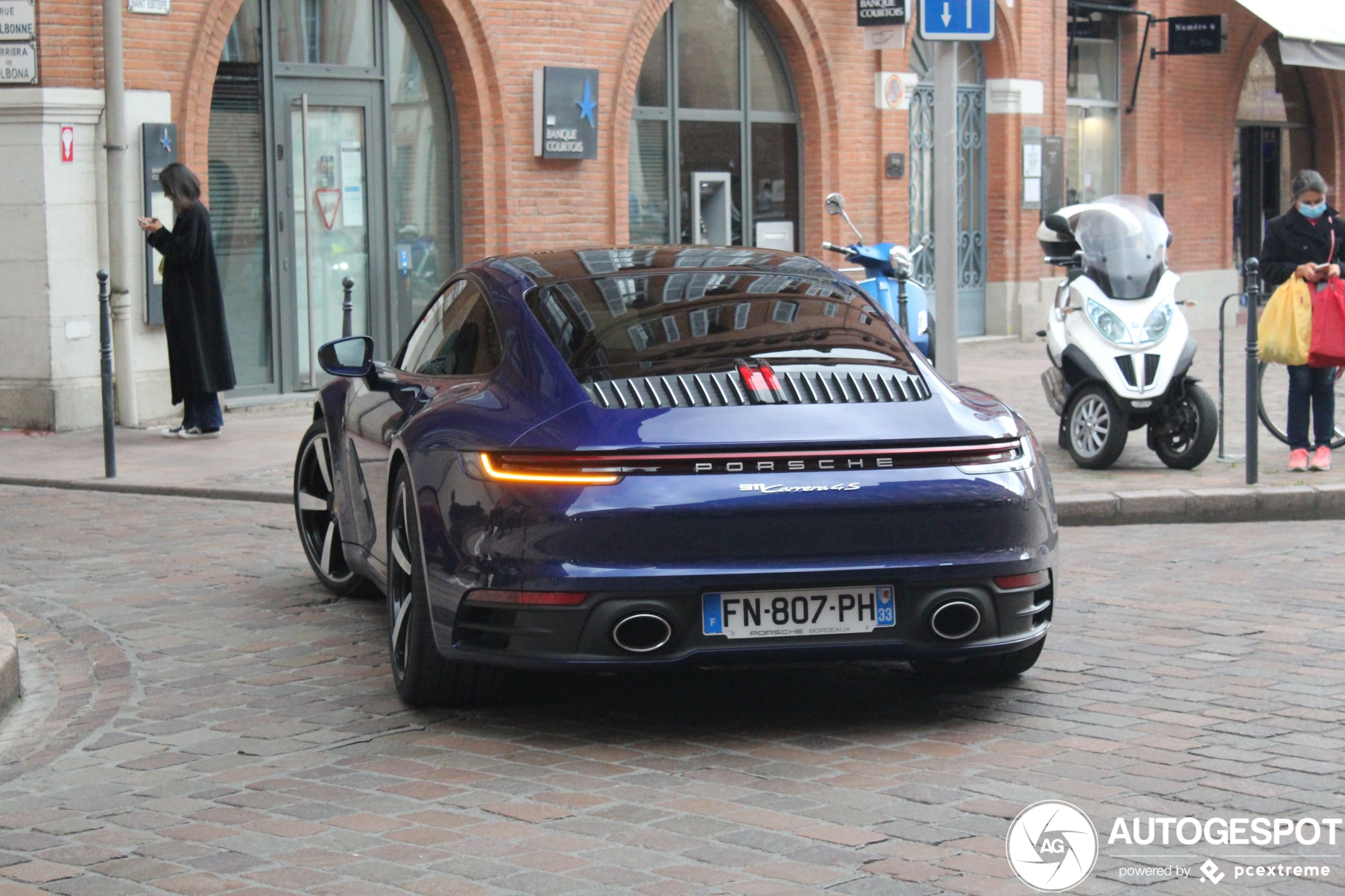 Porsche 992 Carrera 4S