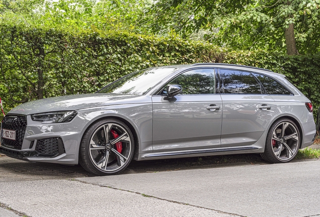 Audi RS4 Avant B9