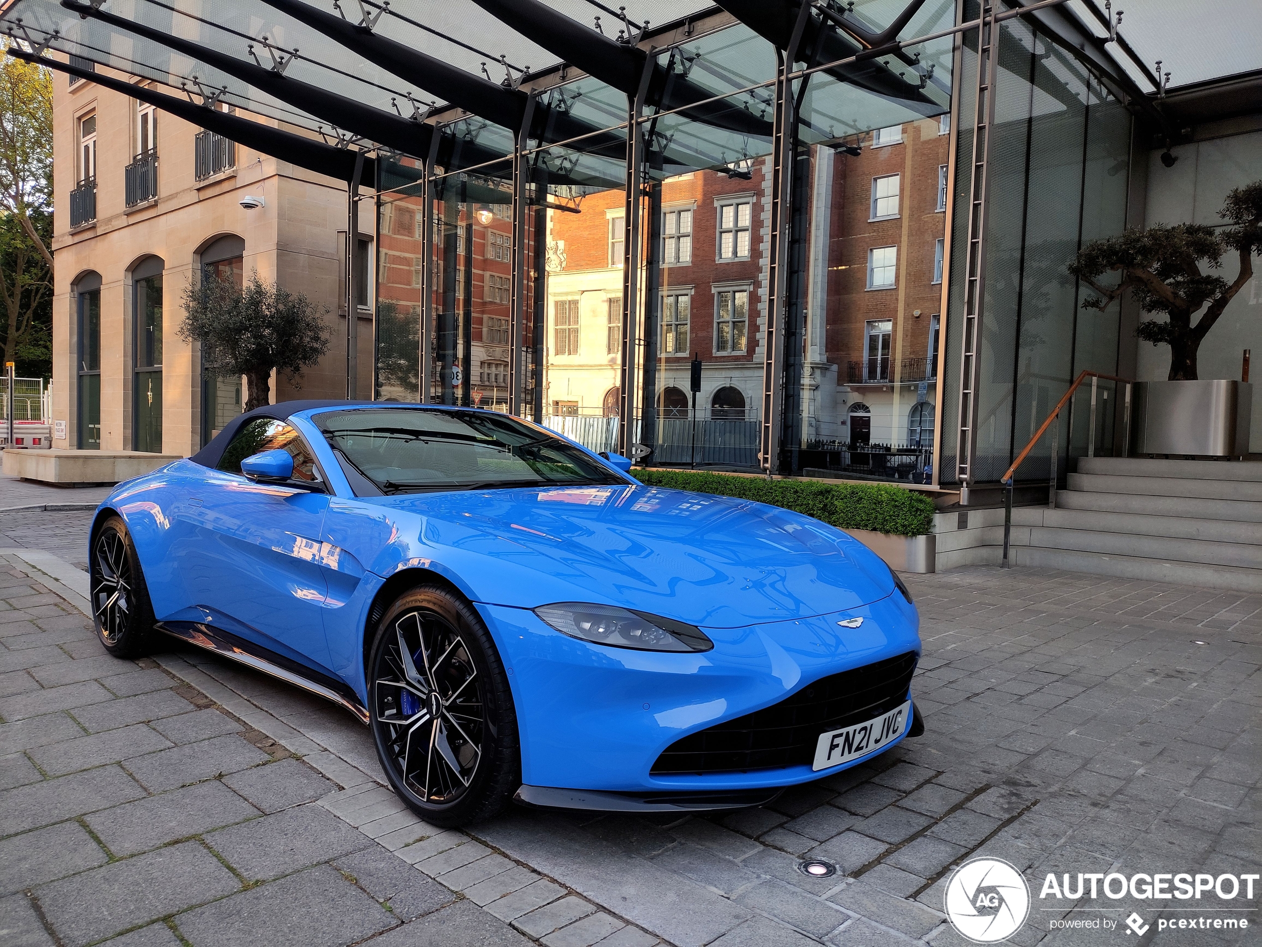 Aston Martin V8 Vantage Roadster 2020