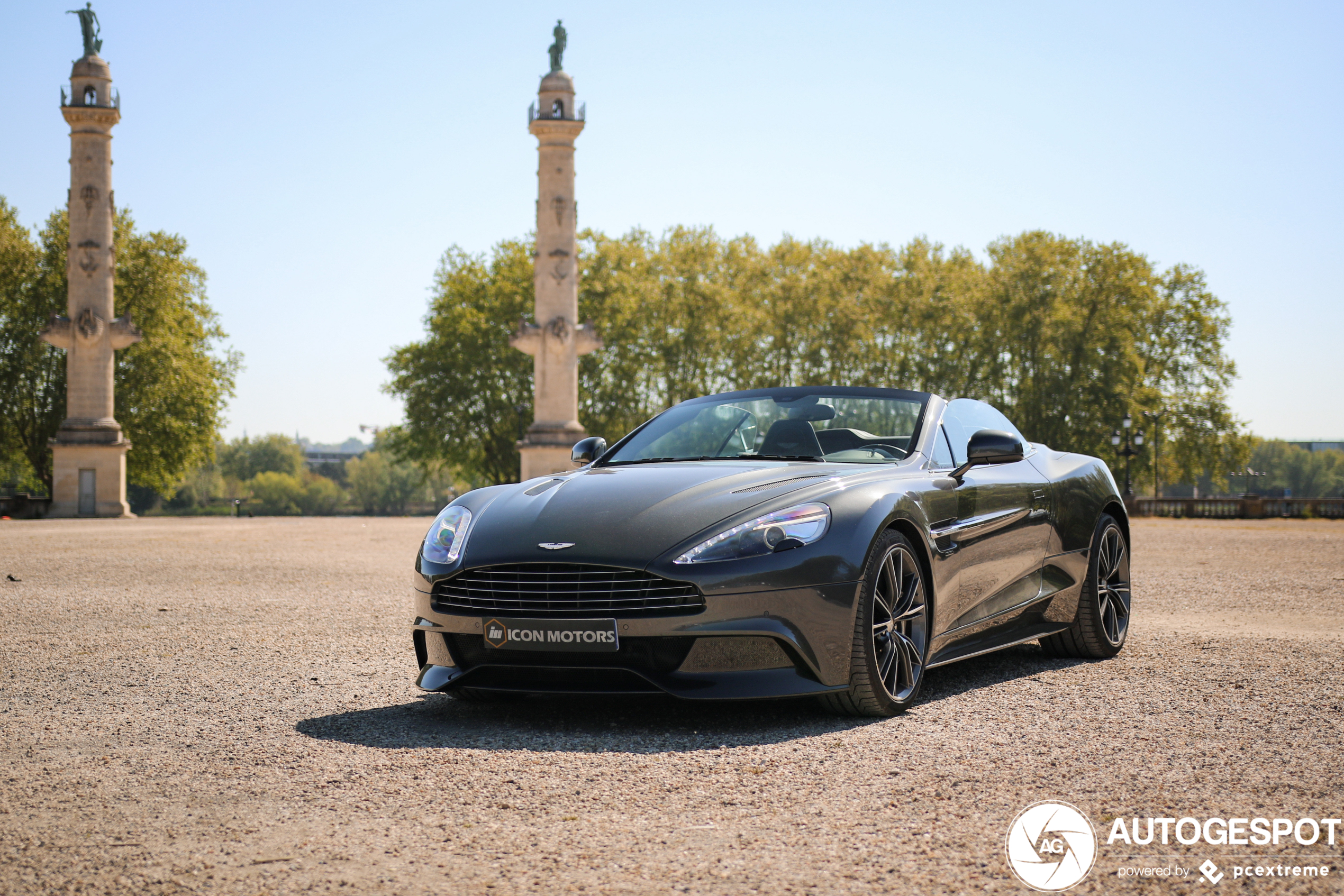 Aston Martin Vanquish Volante