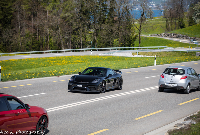 Porsche 718 Cayman GT4