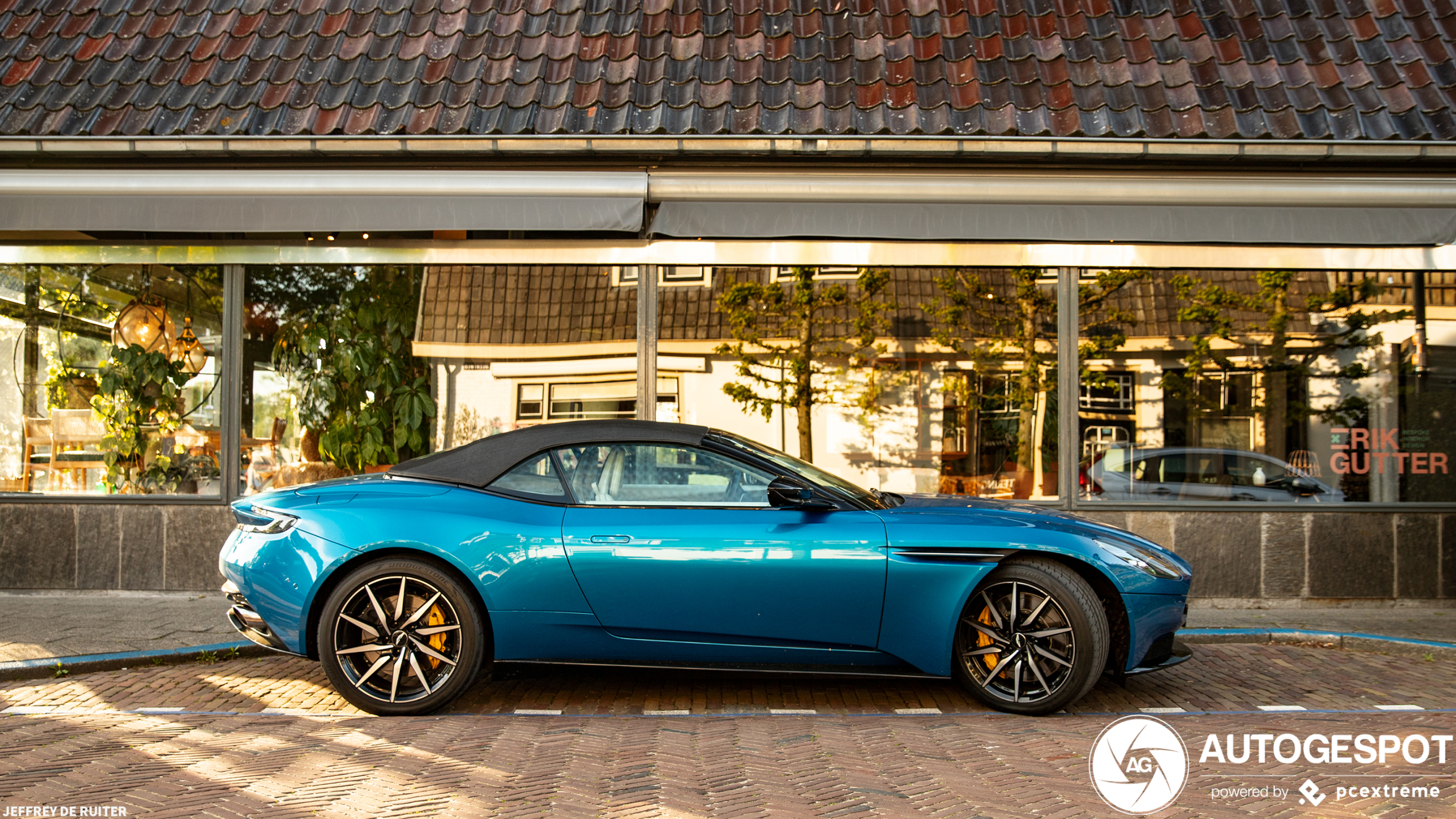 Aston Martin DB11 V8 Volante