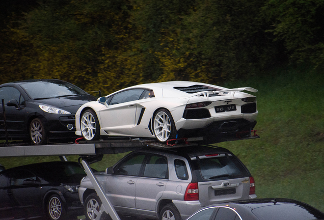 Lamborghini Aventador LP700-4