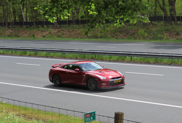 Nissan GT-R 2015