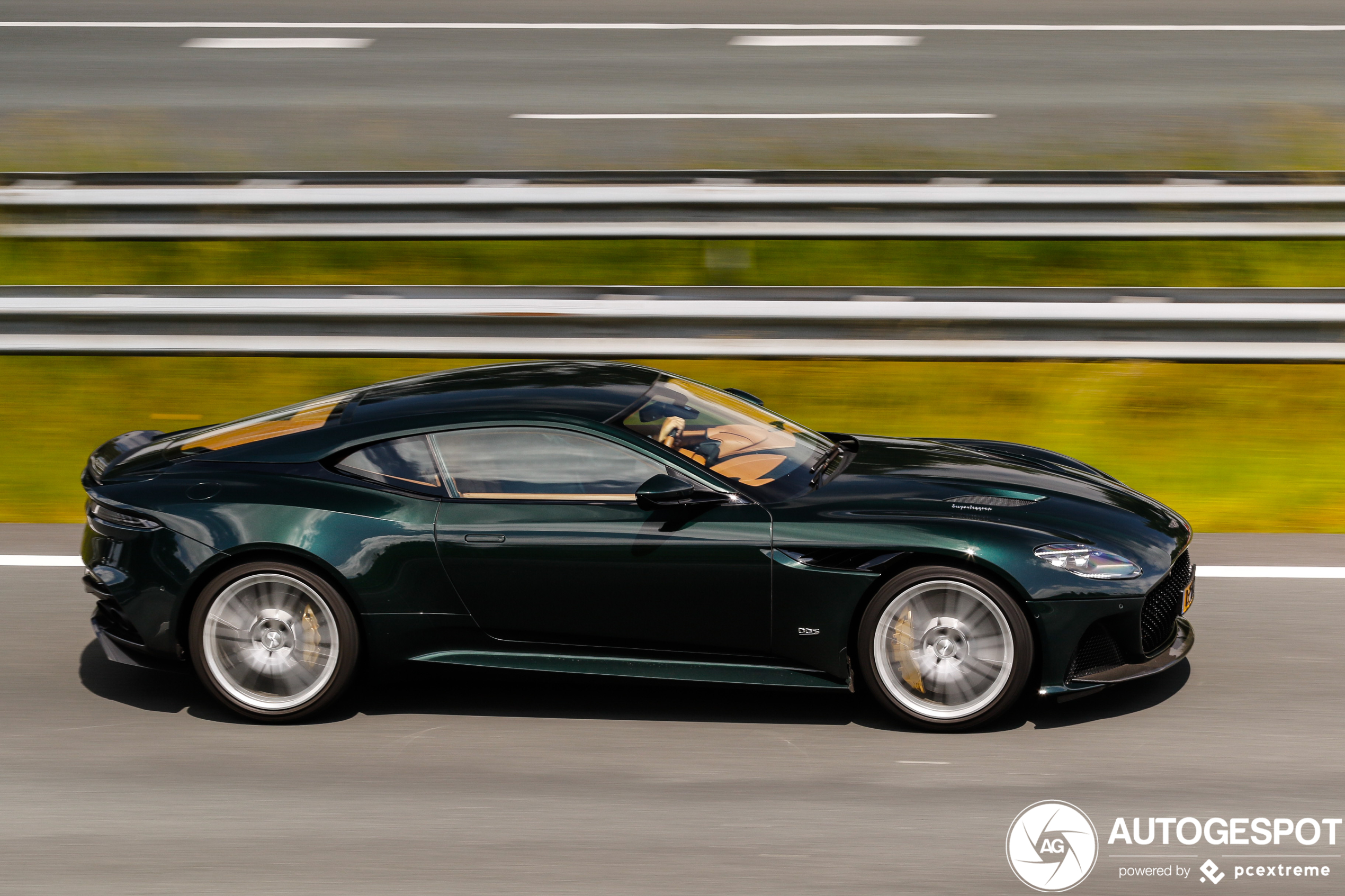 Aston Martin DBS Superleggera