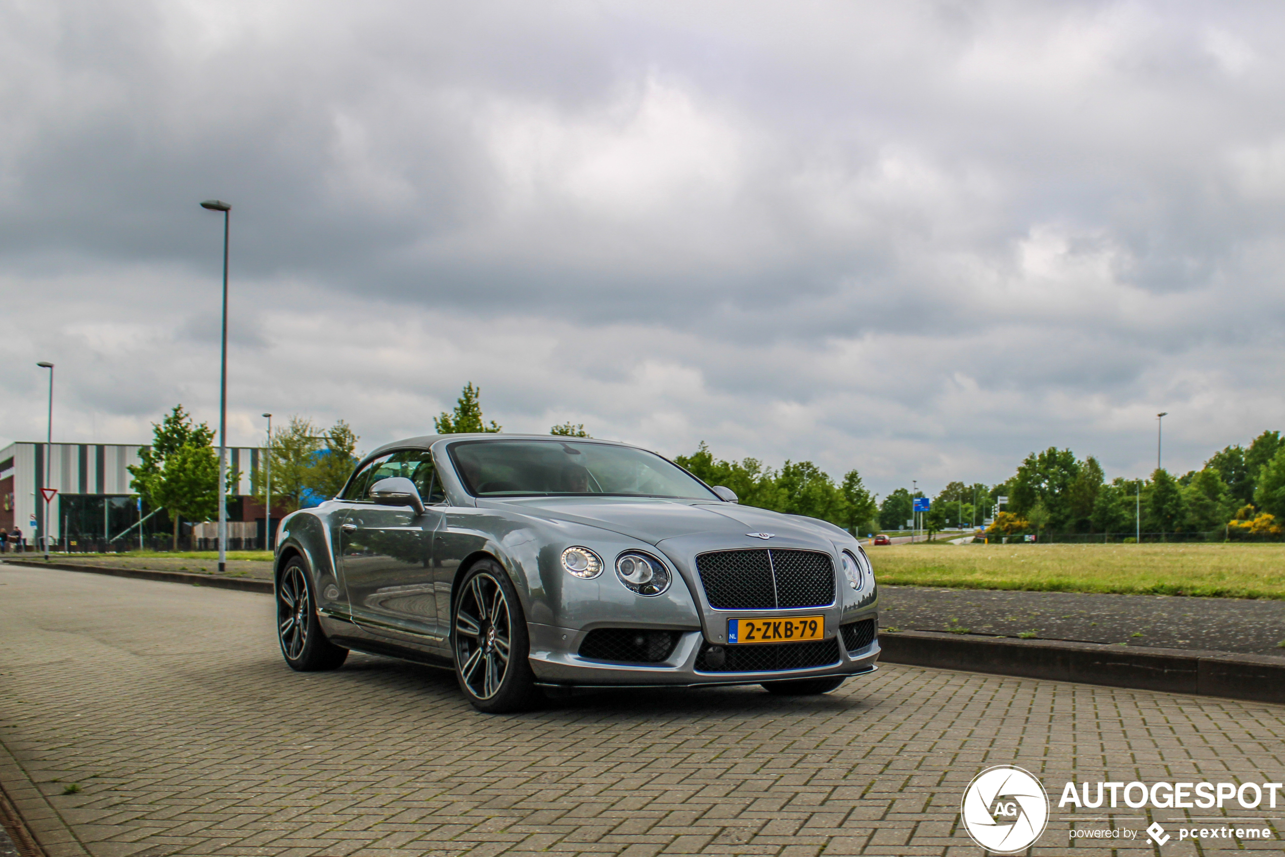 Bentley Continental GTC V8 S