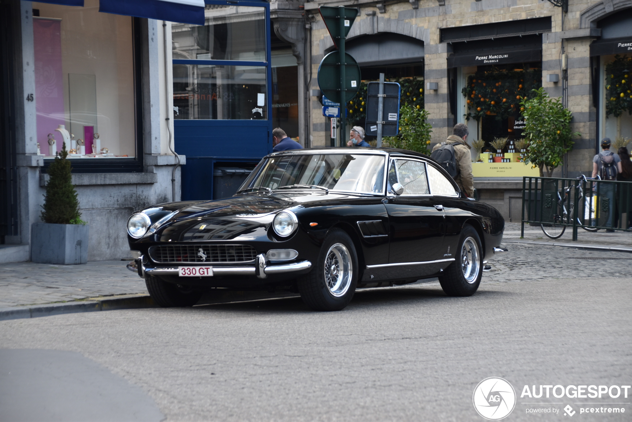 Ferrari 330 GT 2+2 Series II