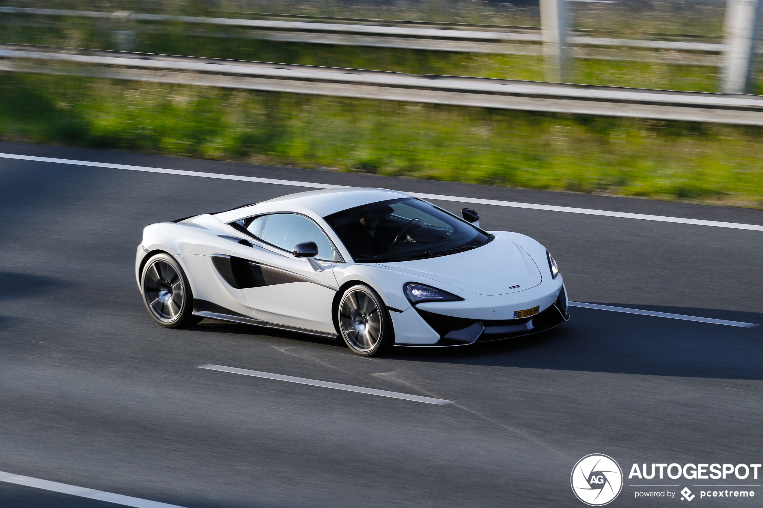 McLaren 570S