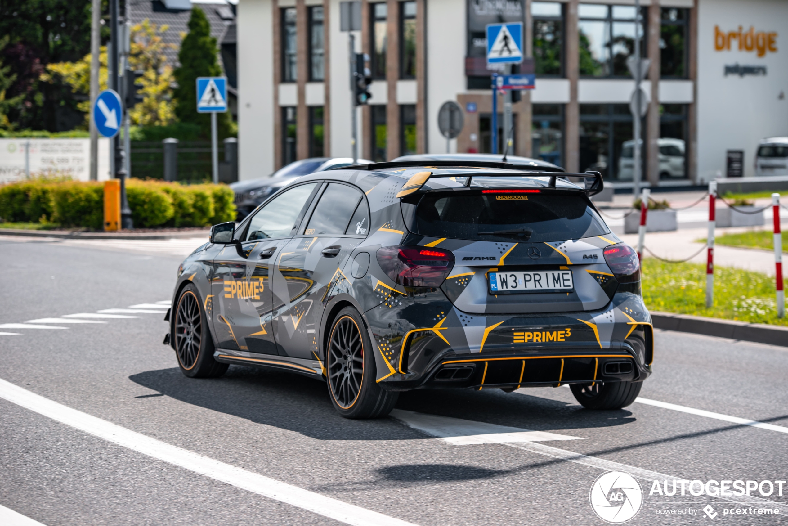 Mercedes-AMG A 45 W176 Yellow Night Edition