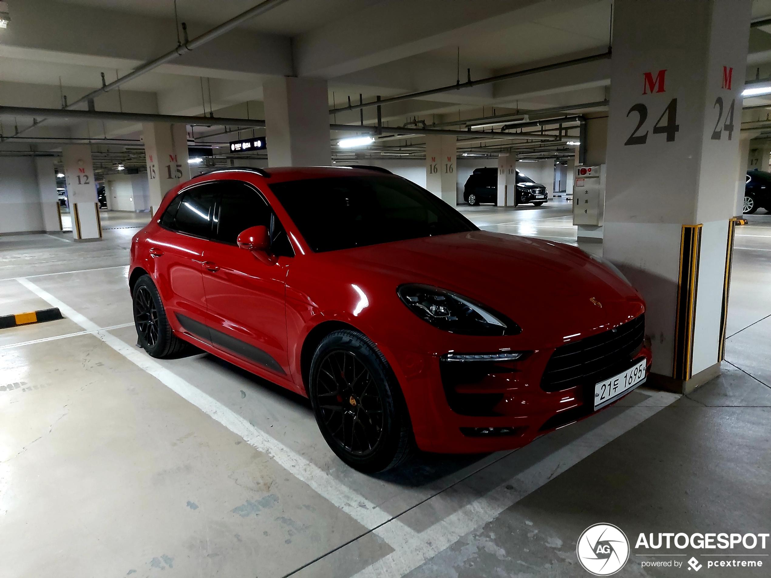 Porsche 95B Macan GTS