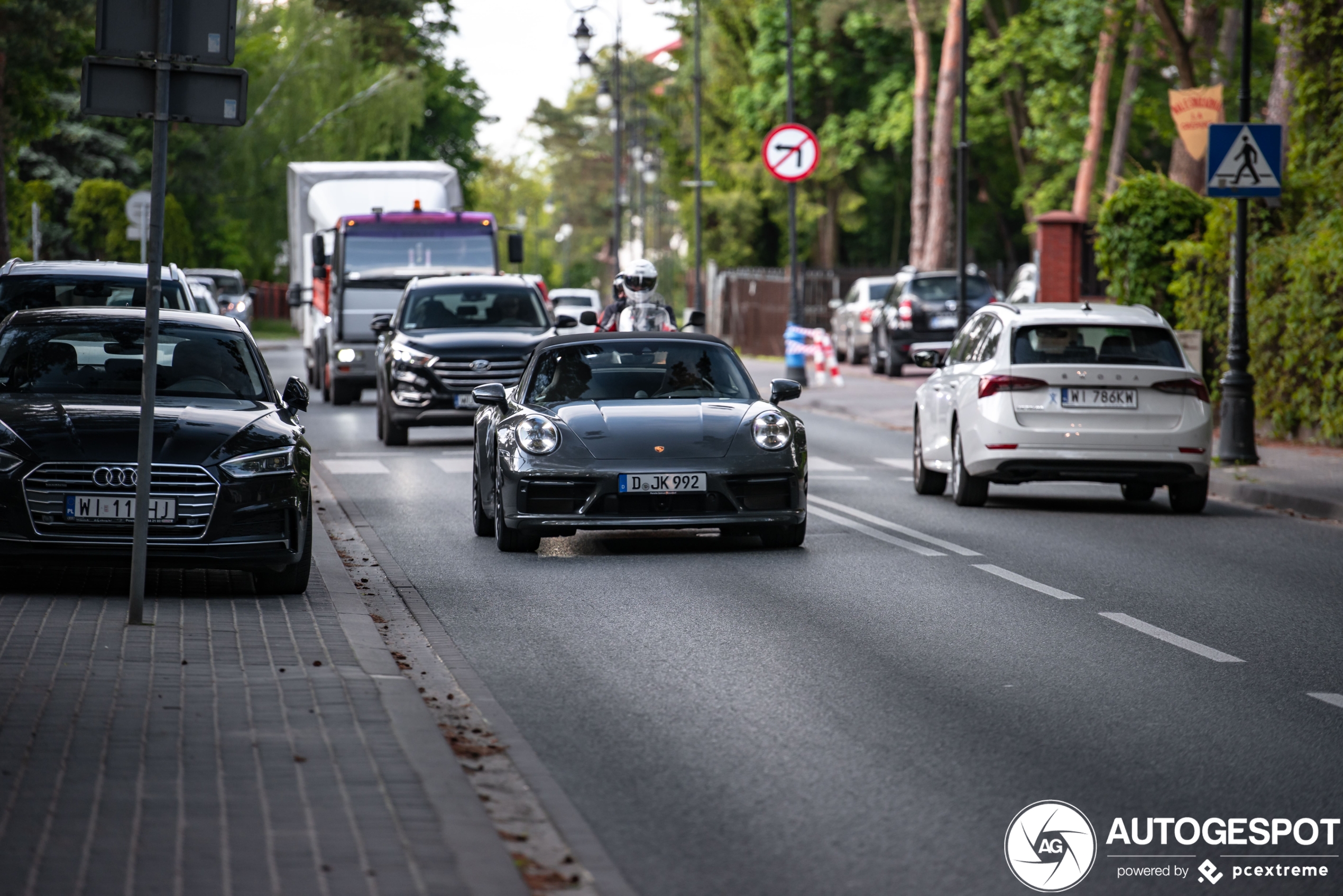 Porsche 992 Carrera 4S Cabriolet