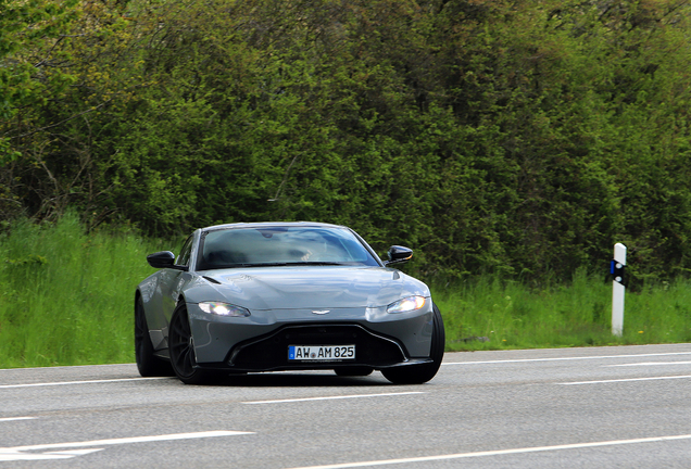 Aston Martin V8 Vantage 2018
