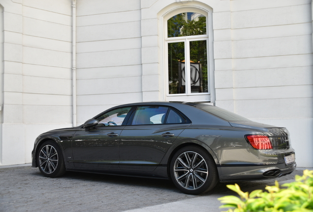 Bentley Flying Spur V8 2021