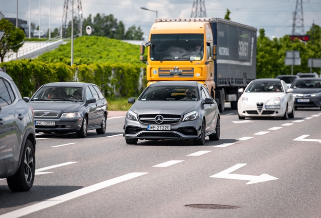 Mercedes-AMG A 45 W176 2015