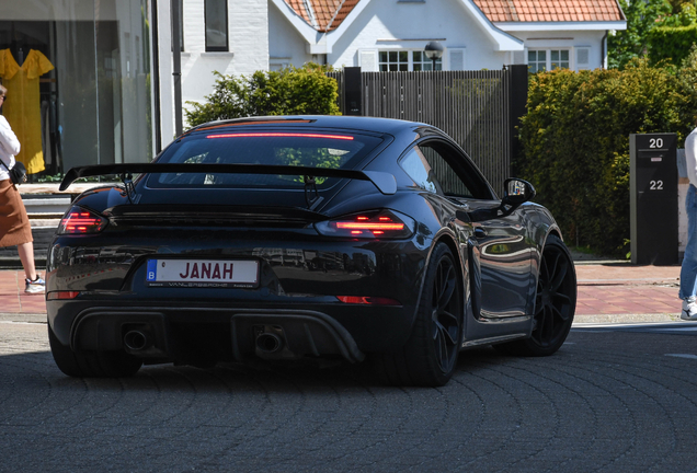 Porsche 718 Cayman GT4