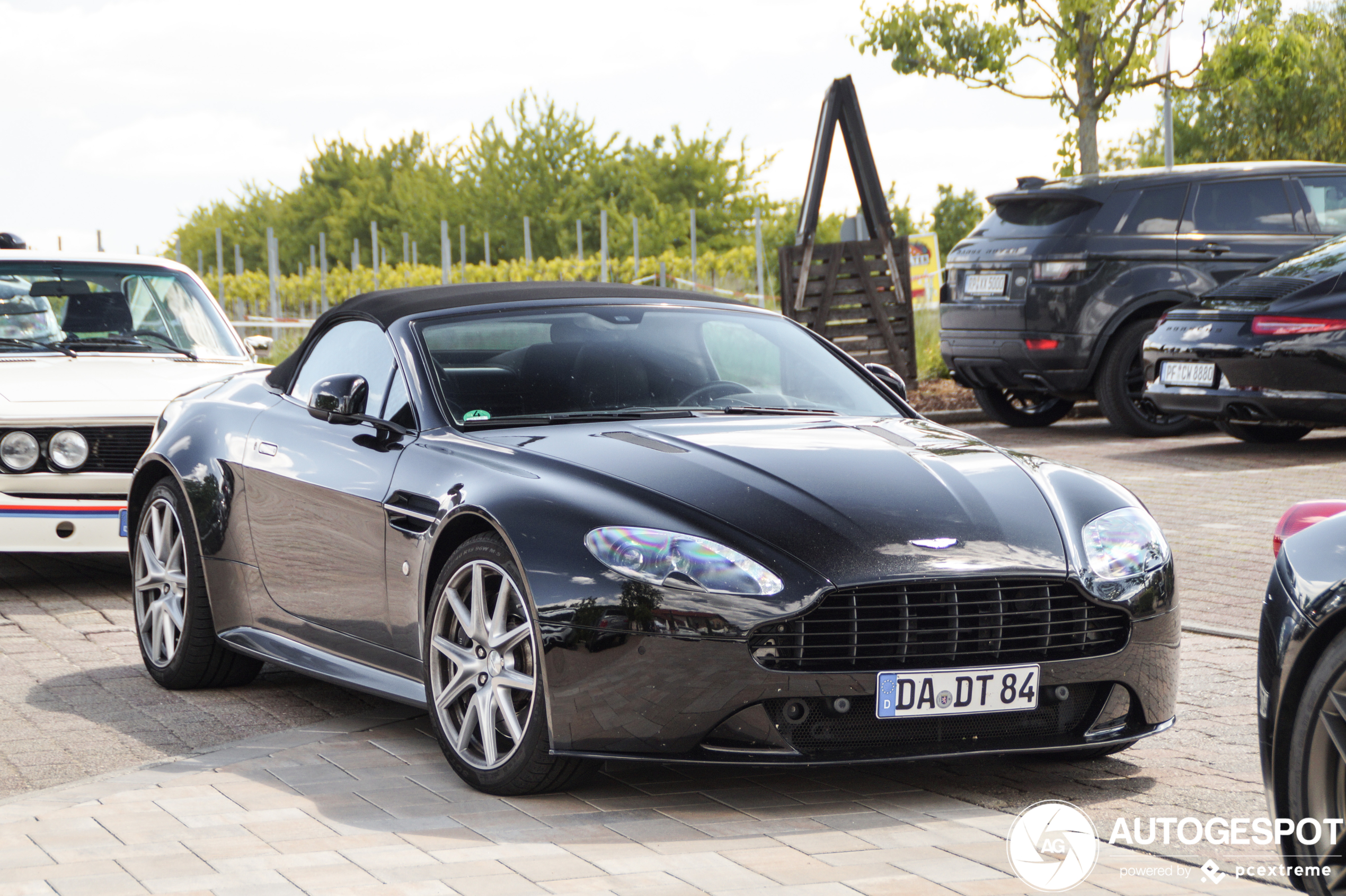 Aston Martin V8 Vantage Roadster 2012