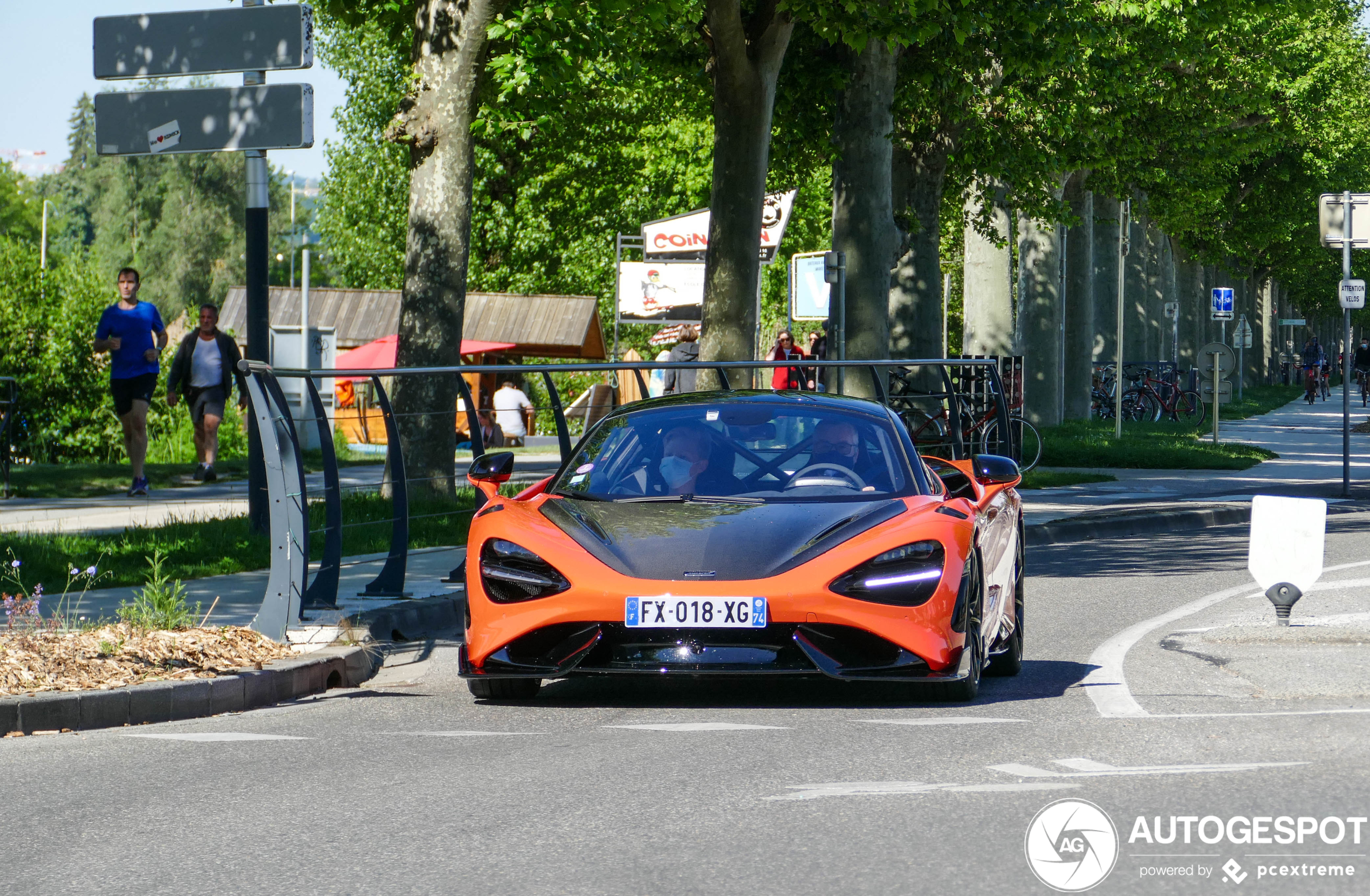 McLaren 765LT