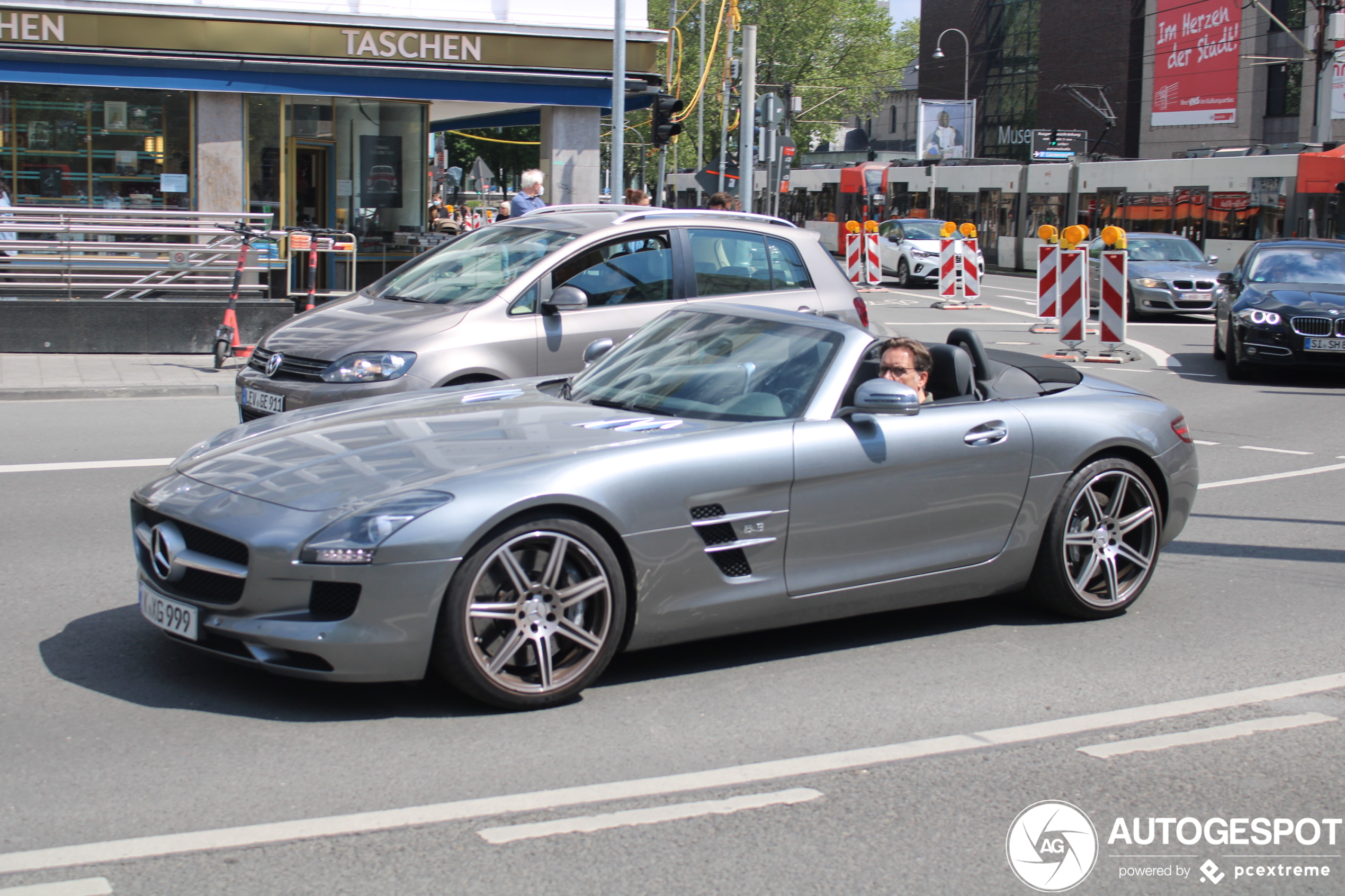 Mercedes-Benz SLS AMG Roadster